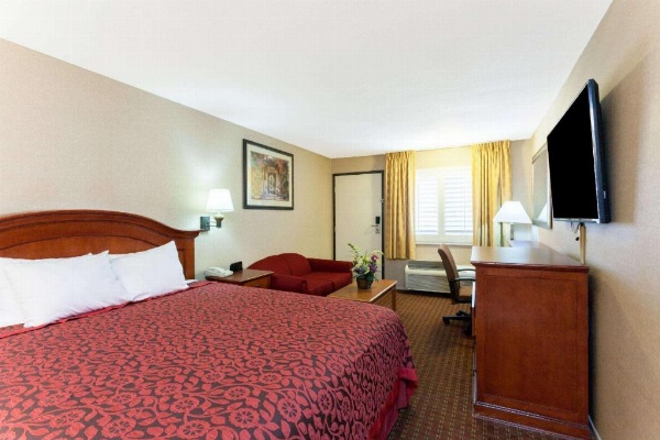Days Inn by Wyndham Alhambra CA image 18